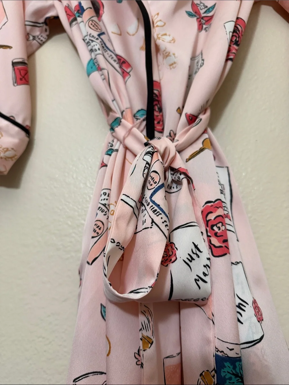 Kate Spade Silky Polyester Charmuse Pink Printed Wrap Robe. Luxe Luxury Size M
